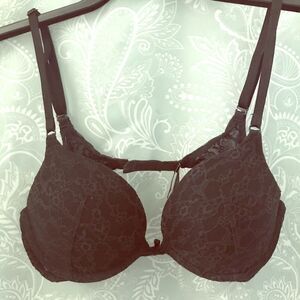 Black lace VS bra
